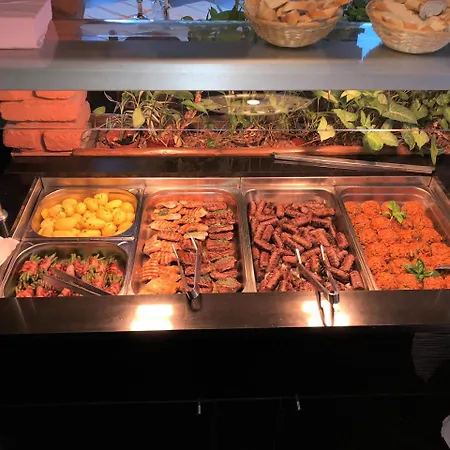 Restaurant Balkan ホテル 2*